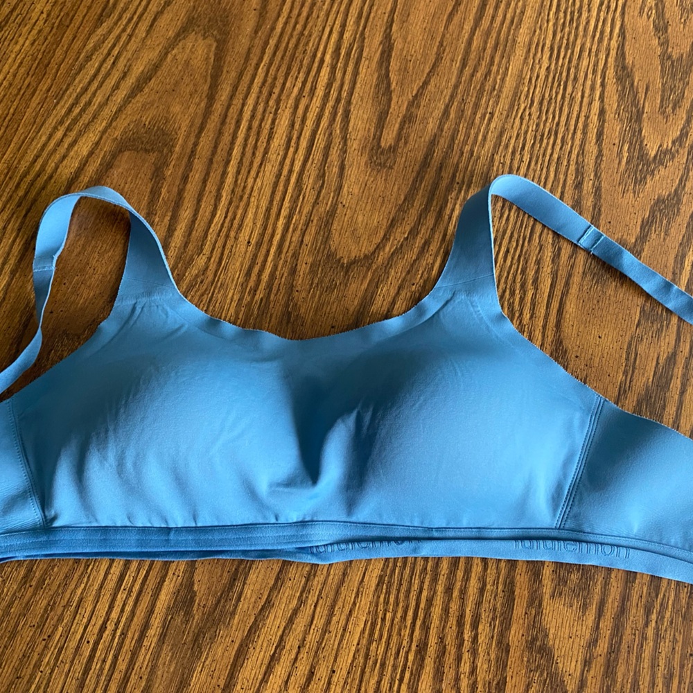 Lululemon Sz 32D Fine Form Sports Bra Med Support Adjustable Convertible in teal